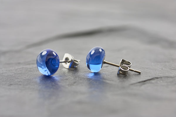 Ohrstecker Earganic jeansblau - Glas - Edelstahl mini